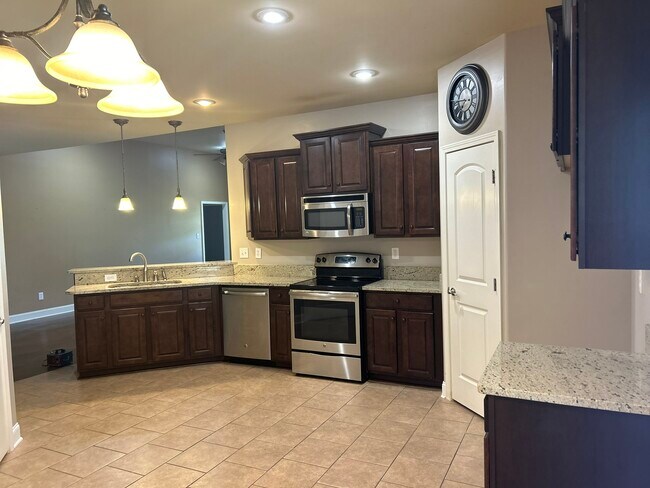 Foto del edificio - 24580 Silent Spring Dr