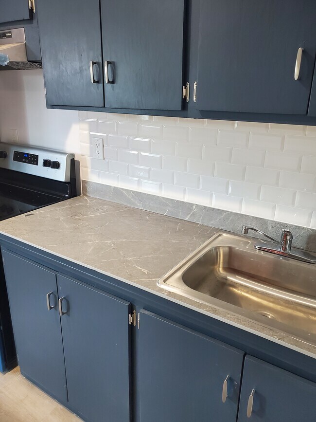 Building Photo - 525 N 6th St