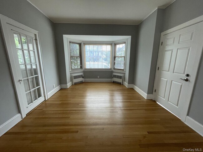 Foto del edificio - 248 Denton Ave