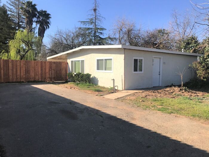 Foto principal - 6919 Santa Juanita Ave