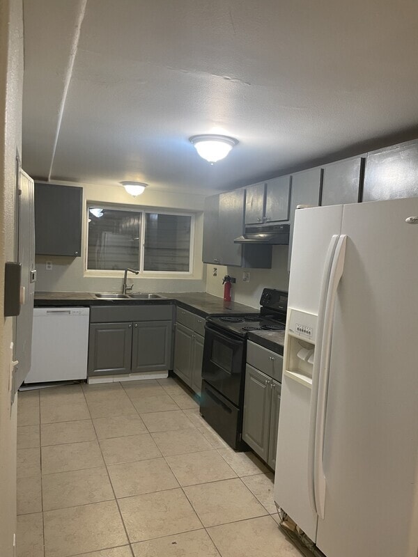 Building Photo - 809 S Hancock Ave