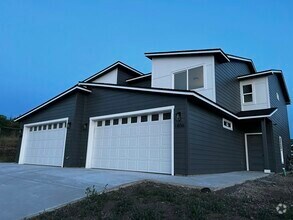 Building Photo - 1808 N Coach Ln