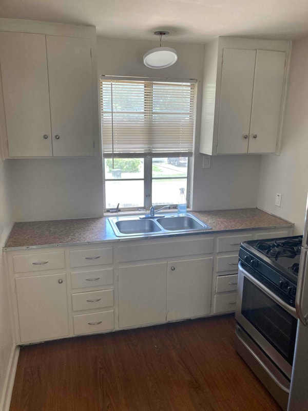 Building Photo - 2544 Iowa St