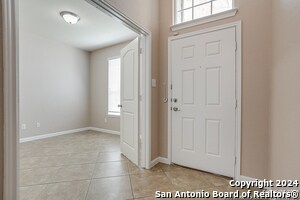 Building Photo - 2307 Clover Ridge