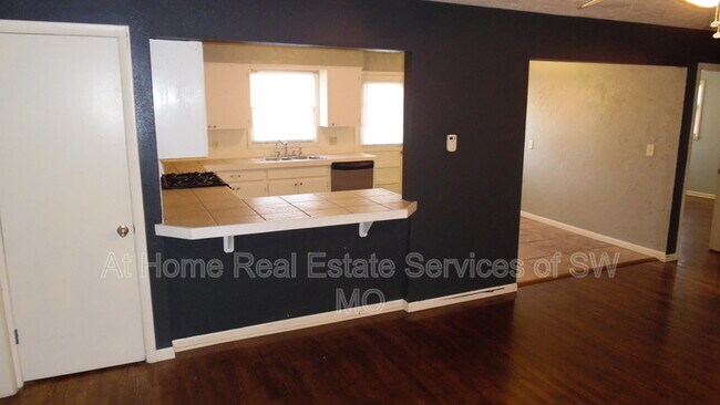Building Photo - 3103 W Silverleaf St