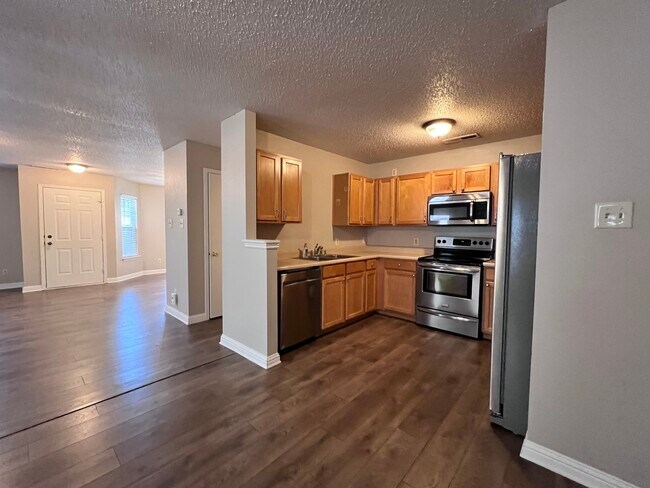 Building Photo - 12875 Old Glory Dr