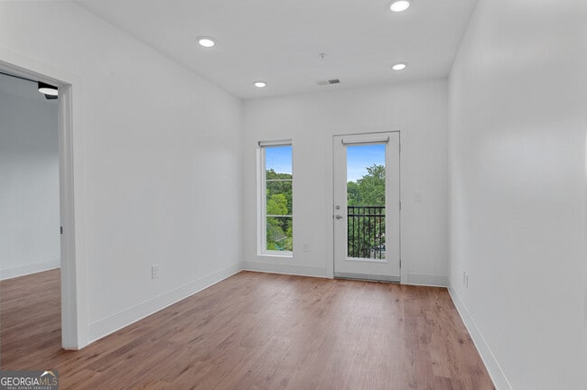 Foto del edificio - 456 Flat Shoals Ave SE