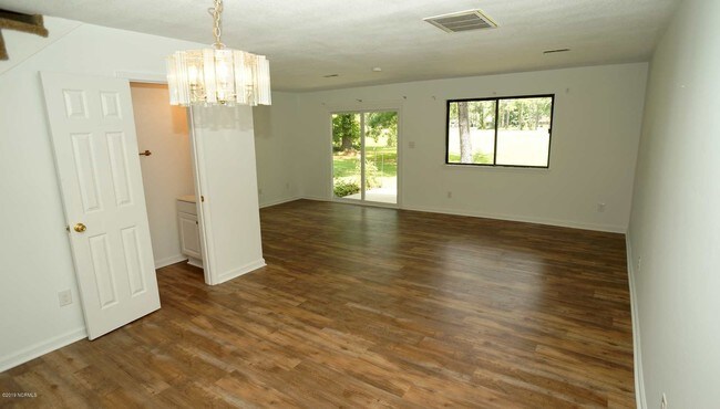Building Photo - 133 Quarterdeck Townes