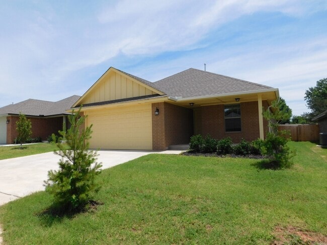 Building Photo - Wonderful 3 Bedroom 2 Bath Home Near Tinke...