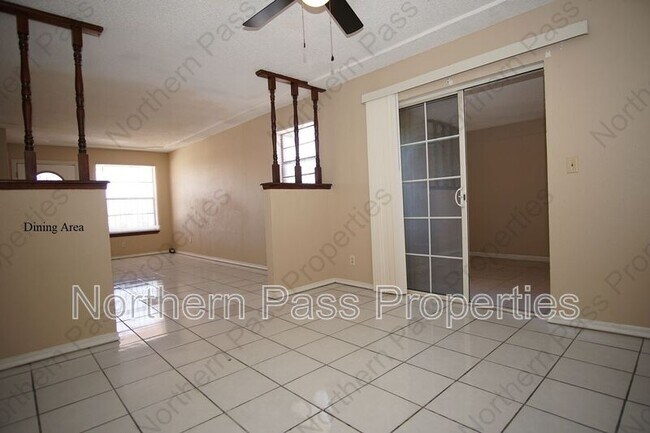 Foto del edificio - 10551 Kinross Ave