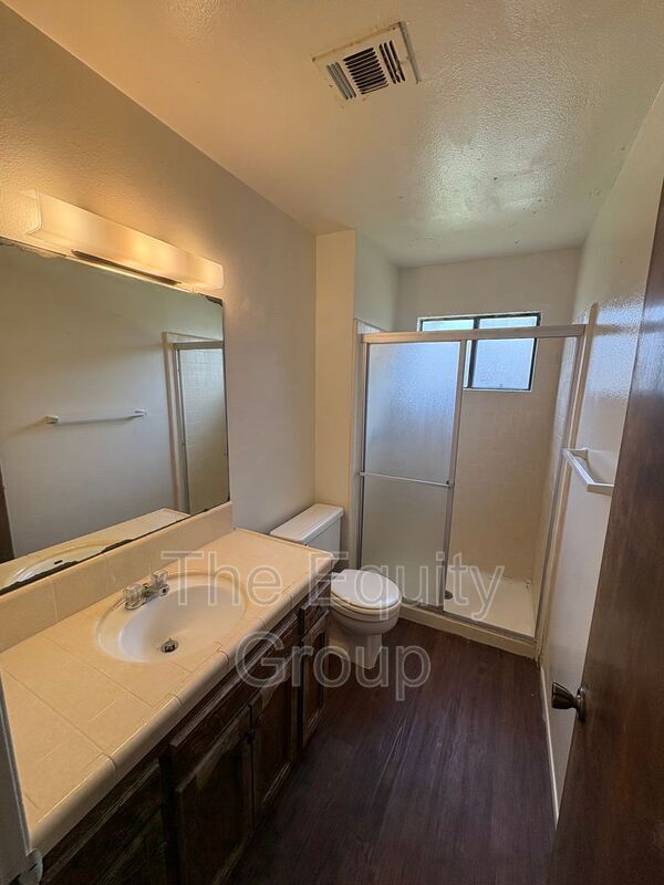 Foto del edificio - 409 E Roosevelt Ave