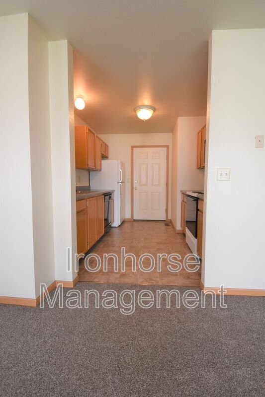 Building Photo - 2460 Wheeler Dr