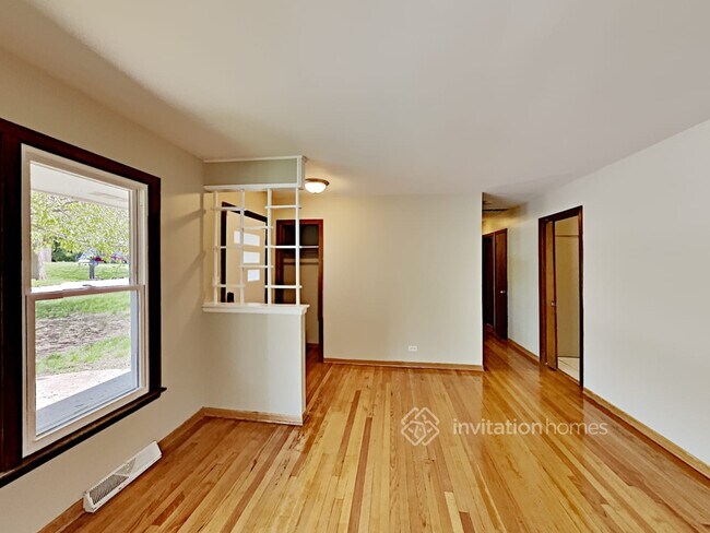 Building Photo - 11930 S 74th Ave