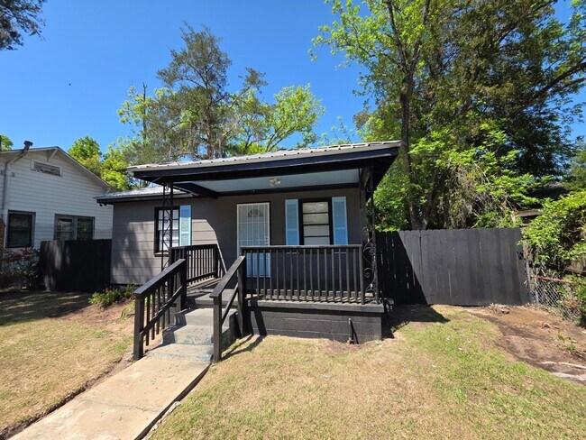 Foto del edificio - 206 W 60th St