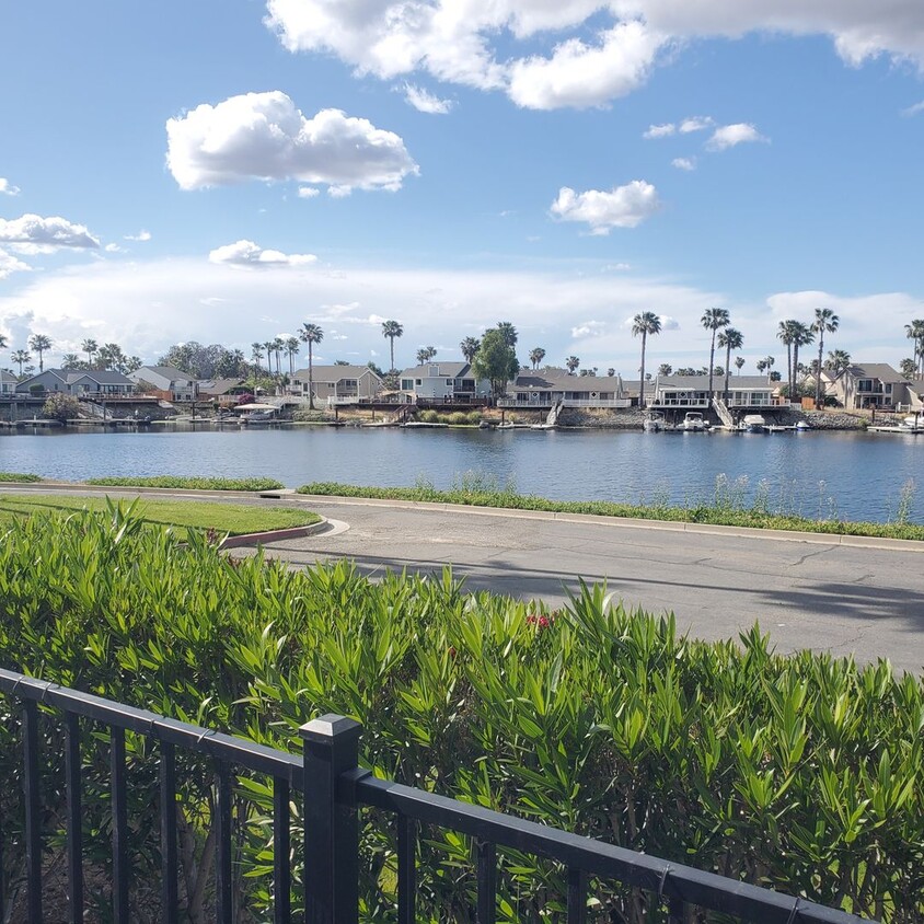 Primary Photo - Discovery Bay 2/2 on the lake with wonderf...