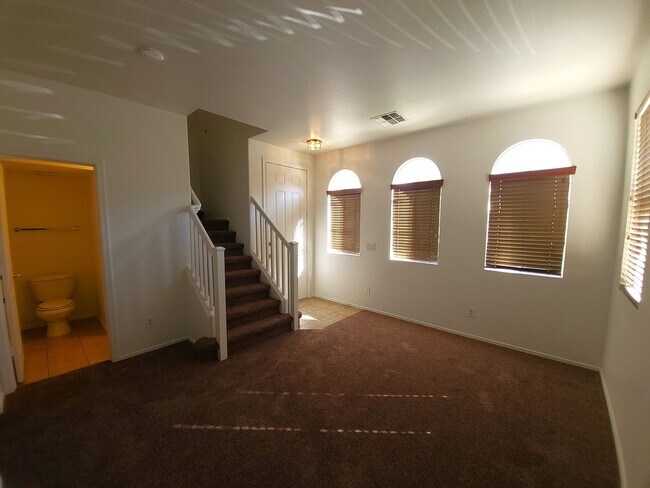Building Photo - NICE AND AFFORDABLE IN SOUTH PHOENIX.