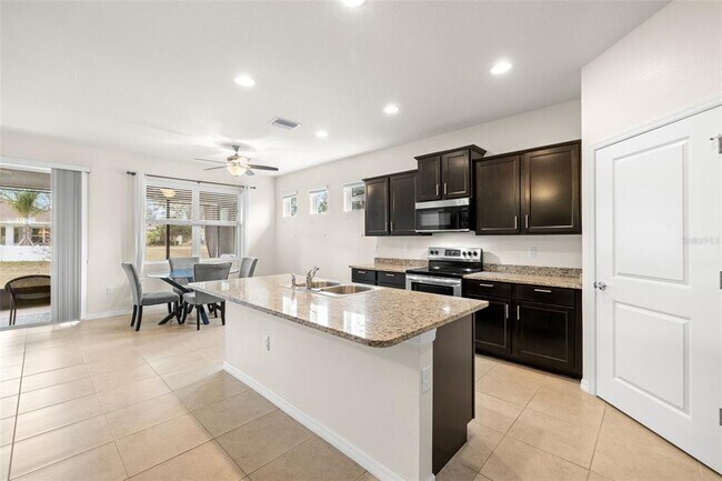 Foto del edificio - 13562 Paddington Wy