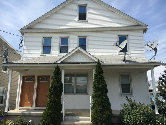 Vista frontal - 139 N Third St