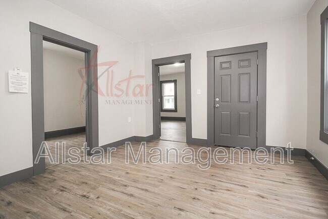 Foto del edificio - 1378 E 52nd St