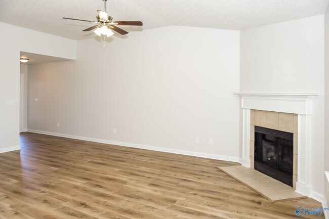 Foto del edificio - 146 Carillo Ln