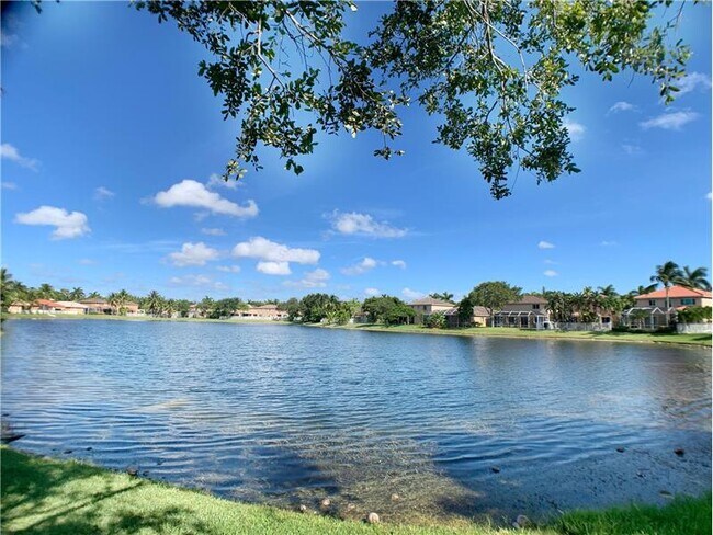Foto del edificio - 5152 Woodfield Way