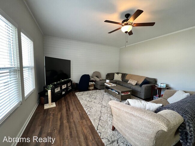 Building Photo - 4 br, 2.5 bath House - 9613 Chesapeake Street