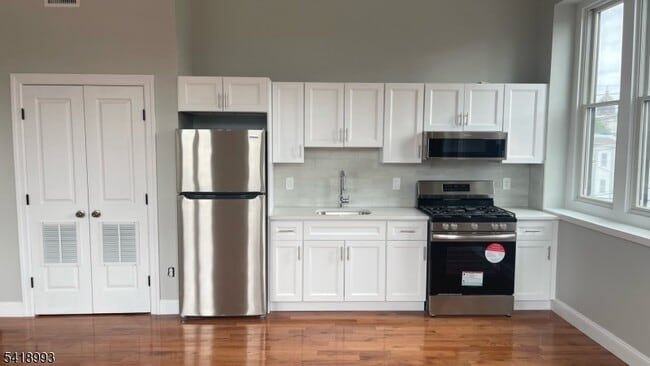 Building Photo - 38 Mill St