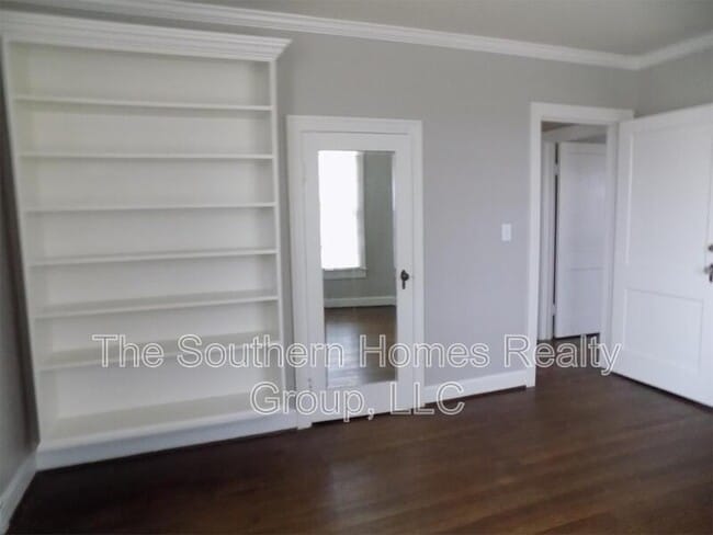 Building Photo - 306 Walker St