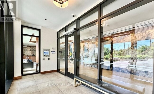 Building Photo - 1425 Vanier Pkwy