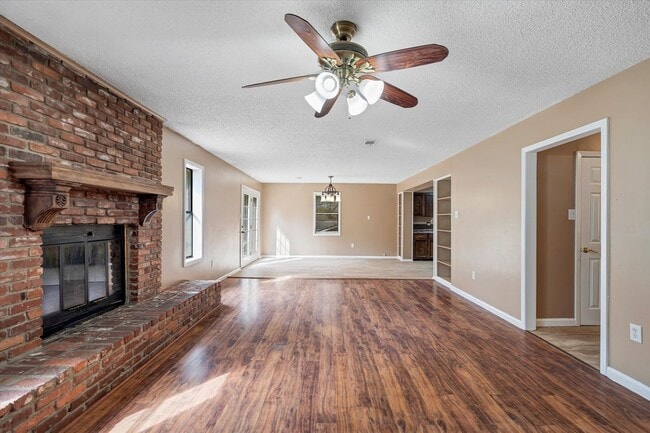 Foto del edificio - For Rent: Charming 3 Bed / 2 Bath Home with all the Cozy Vibes!