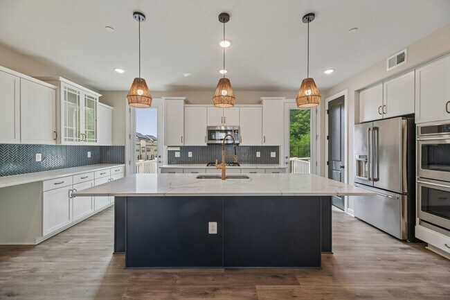 Foto del edificio - 7202 Mountaineer Dr