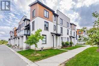 Building Photo - 941 Manhattan Way
