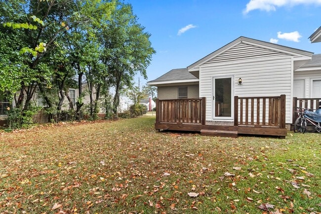 Building Photo - 1630 1st Ave