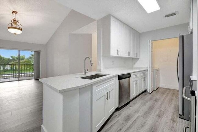 Foto del edificio - 3111 Clint Moore Rd