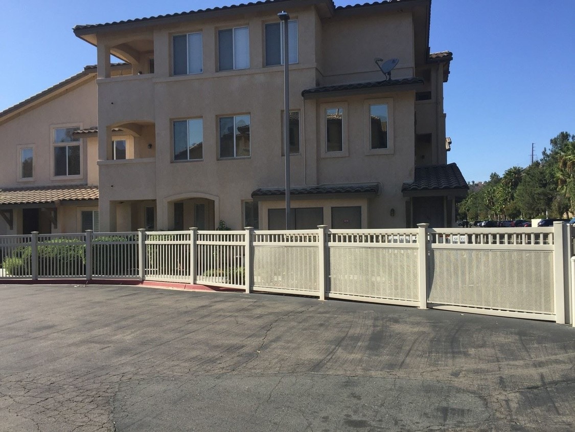 Primary Photo - 3275 Dehesa Rd