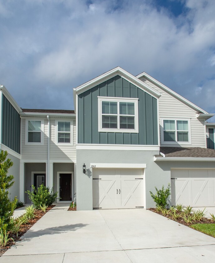 Foto principal - 3 Bed 2.5 Bath at Somerset Crossing!