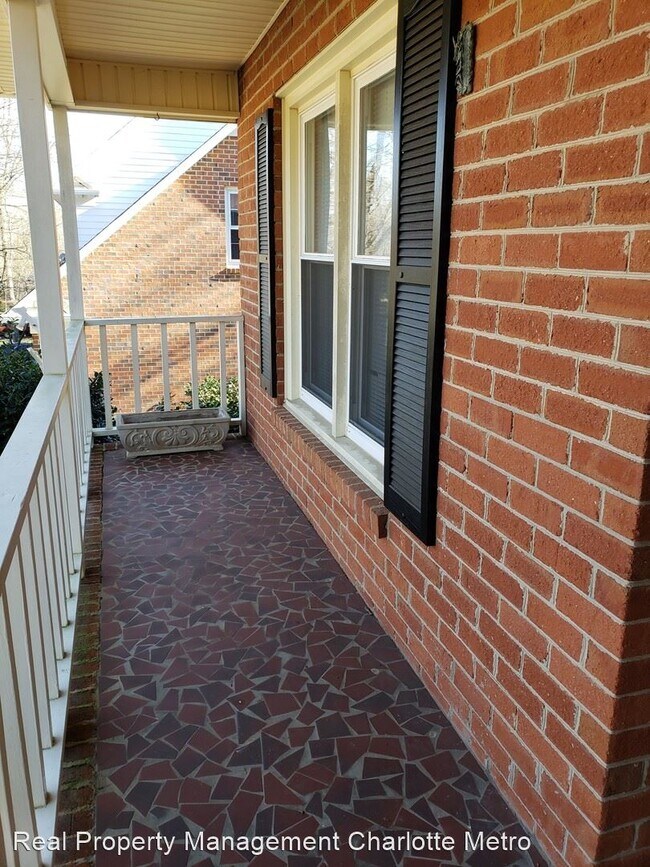 Foto del edificio - 4 br, 2.5 bath House - 6800 Charette Court