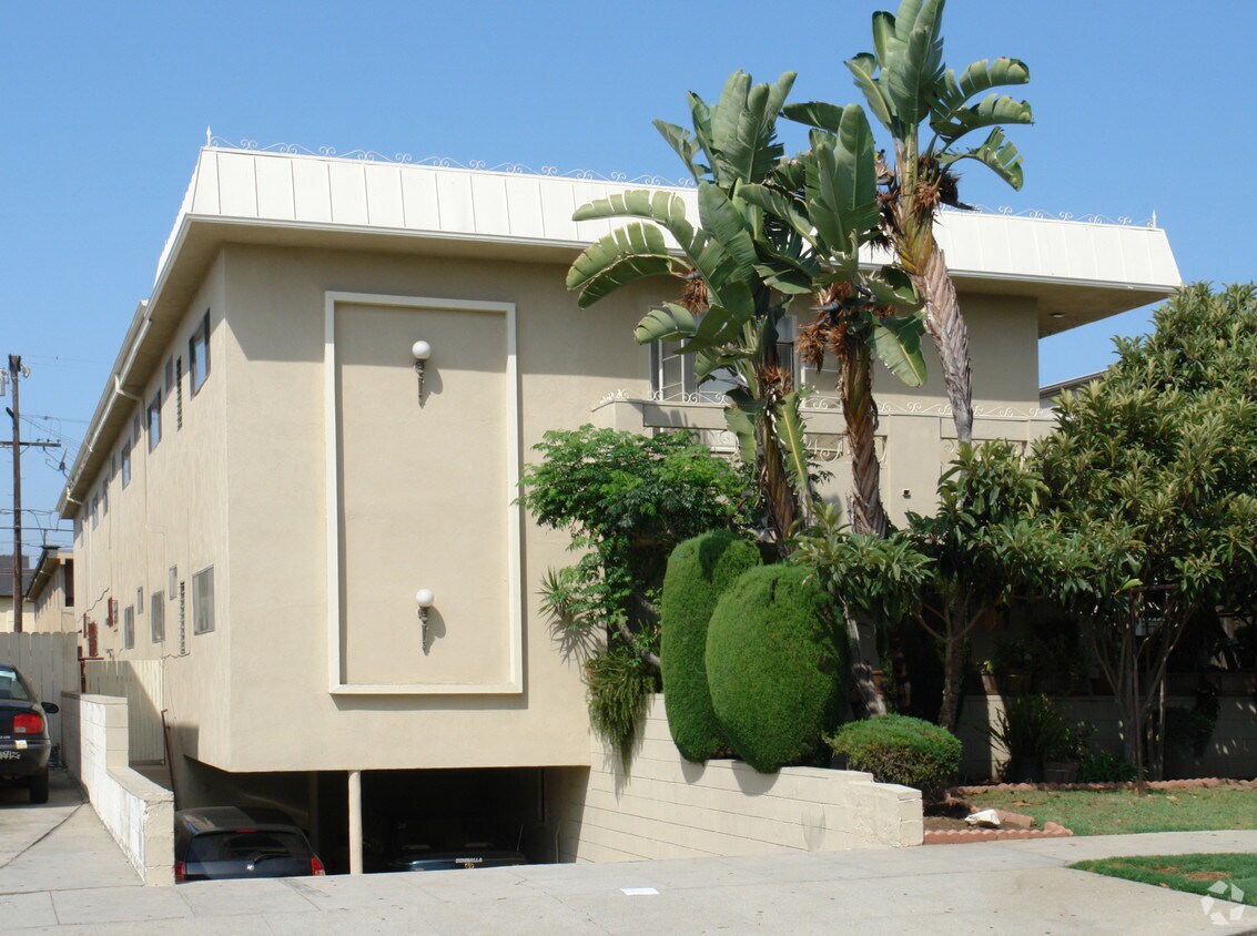 Primary Photo - 3527 Mentone Ave