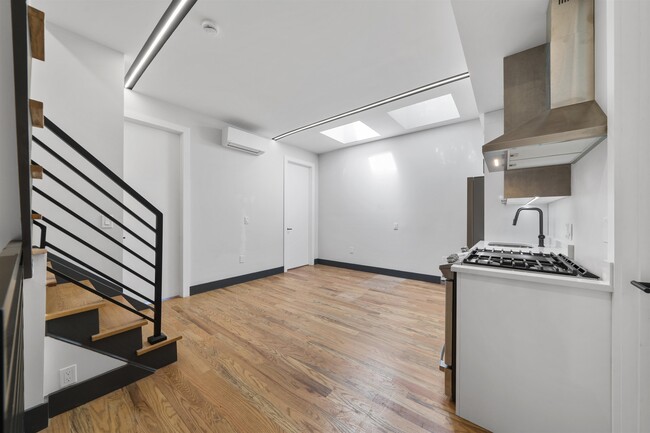 Building Photo - 604 Palisade Ave