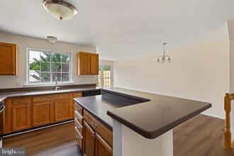 Building Photo - 22 Crenshaw Ct