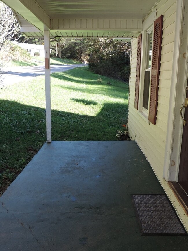 Foto del edificio - Cute 2/1 Cottage in Fleetwood with Office Space Upstairs