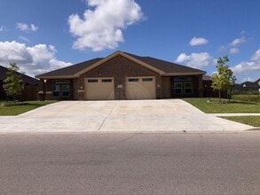 Building Photo - 5910 Cordillera Dr
