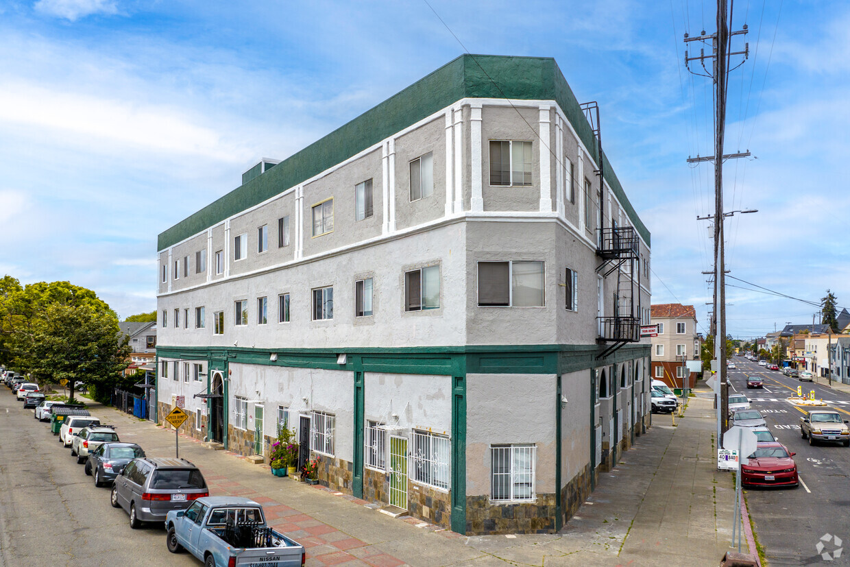 Building Front - 27th Avenue Apartments