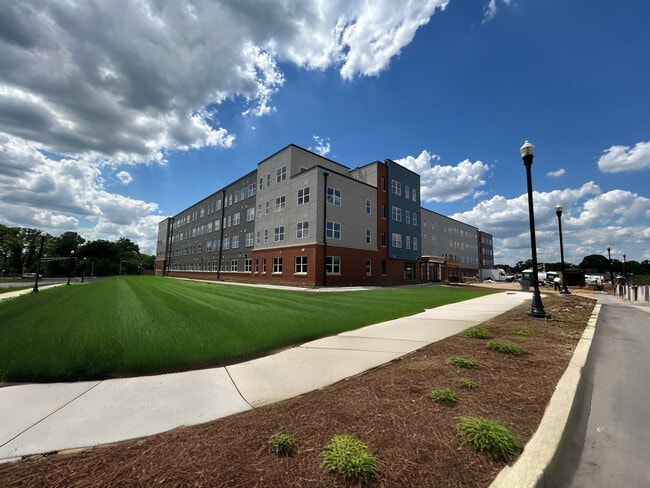 Building Photo - Residences at Harper
