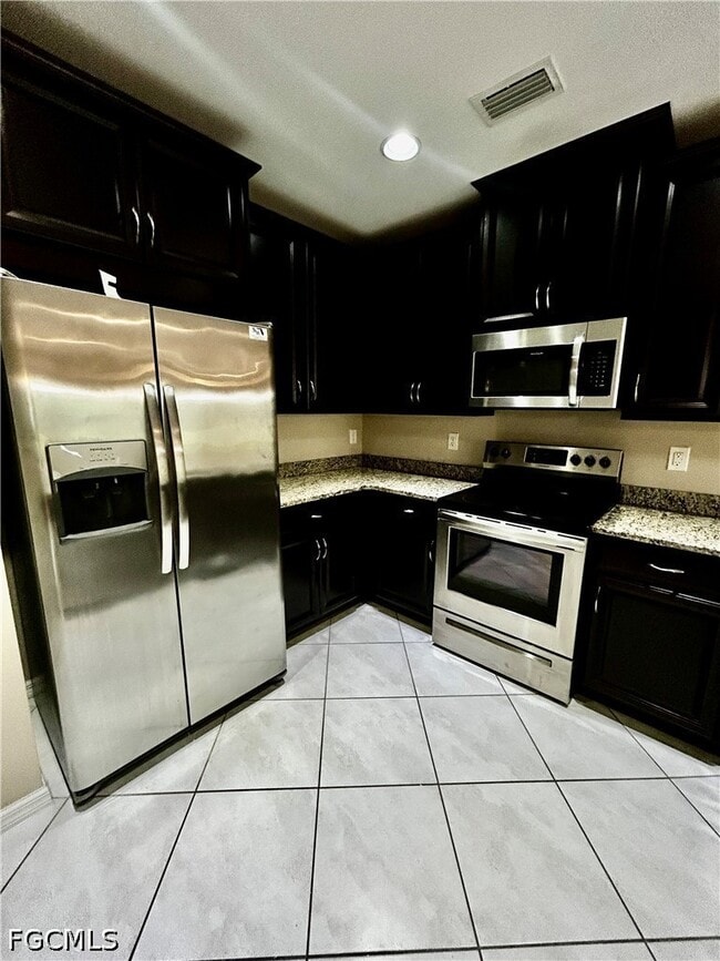 Building Photo - 12117 Palm Cove St