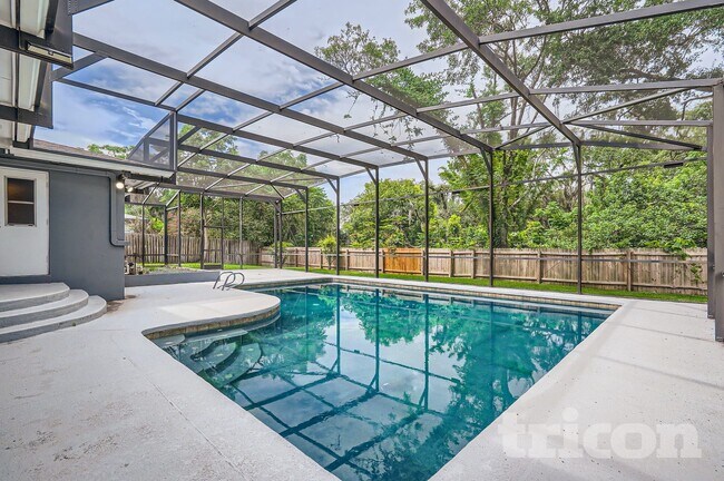 Building Photo - 421 San Sebastian Prado