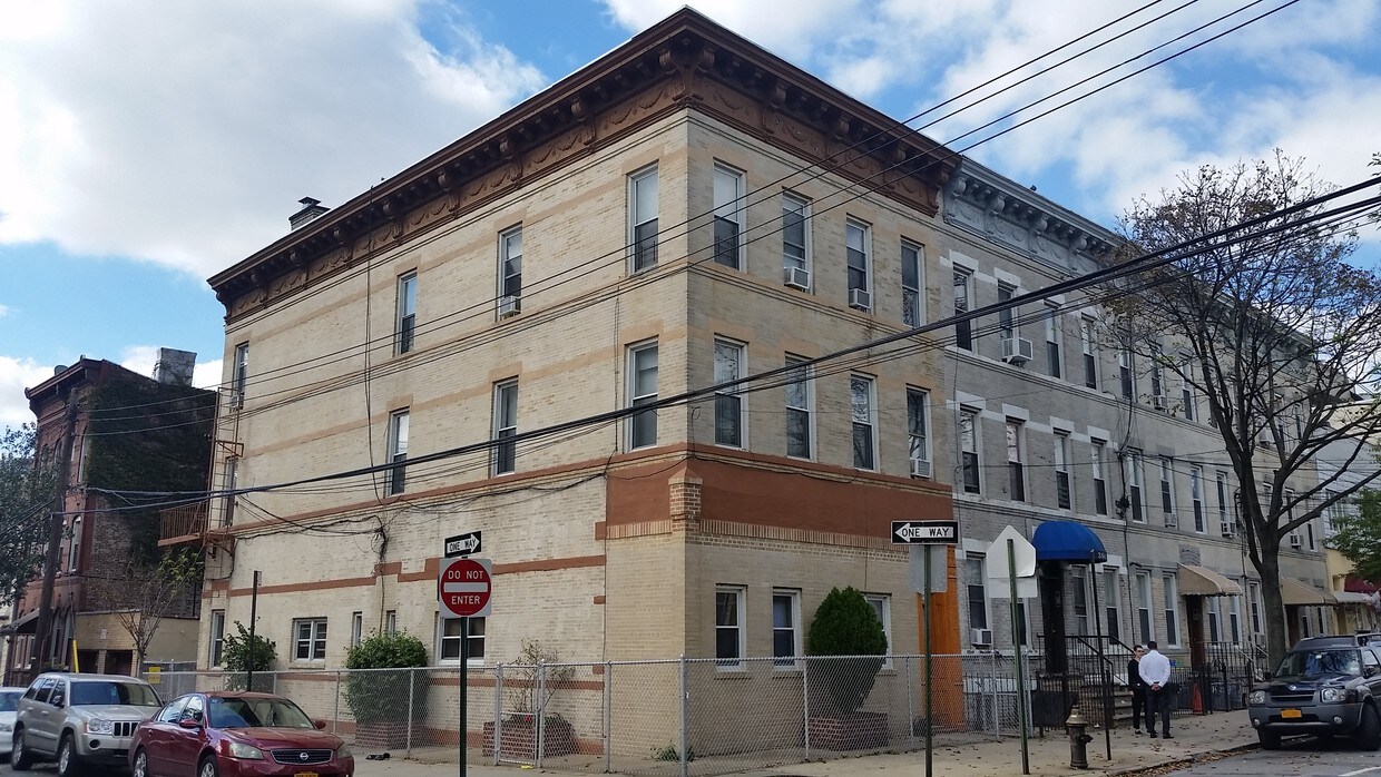 366 Onderdonk Ave, Ridgewood, NY 11385 Apartments in Ridgewood, NY