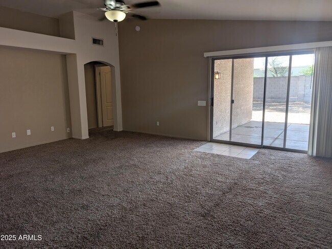 Building Photo - 534 W Bluefield Ave