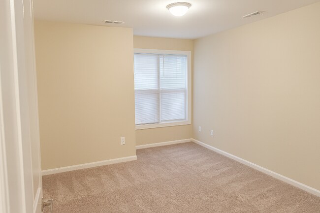 Foto del edificio - 2221 Mountain Mist Ct