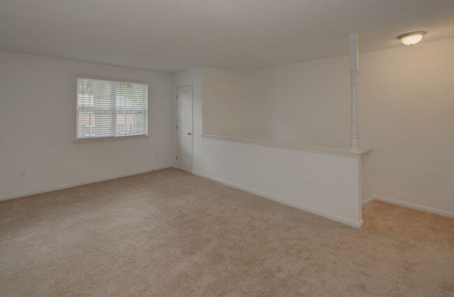 Building Photo - Thousand Oaks Apartments & Townhomes